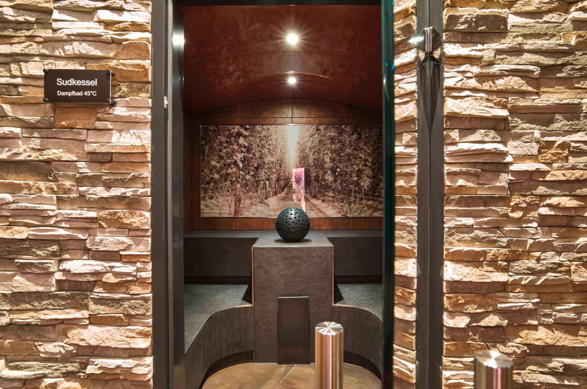 Wellness- Und Bierhotel Adam Braeu 4*